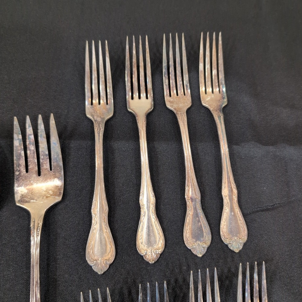 Wm A Rogers Oneida Silverplate Flatware Set 11pc Floral Scrolled Serving Forks - Picture 4 of 10